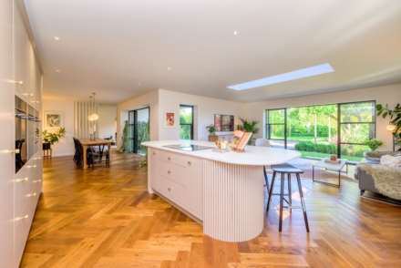 Upper Warren Avenue, Caversham Heights, Reading, Image 2