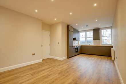 Priory Avenue, Caversham, Image 1