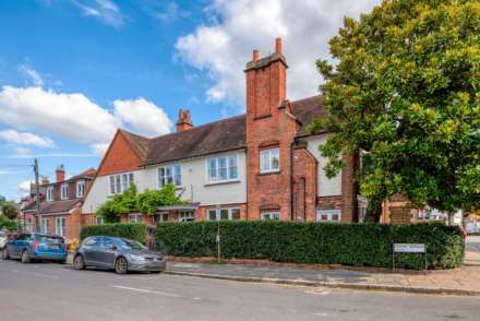 Priory Avenue, Caversham, Image 1
