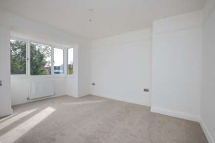 Peppard Road, Emmer Green, Reading, Image 8