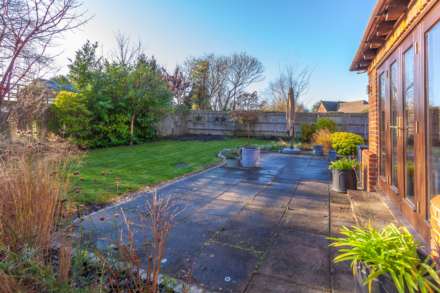 Soane End, Emmer Green, Image 32