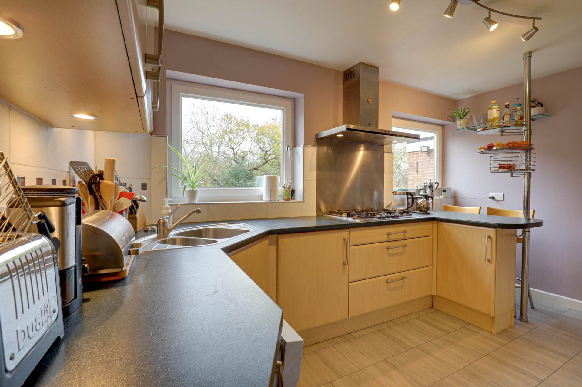 Graveney Drive, Caversham Heights, Image 6