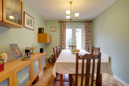 Graveney Drive, Caversham Heights, Image 11