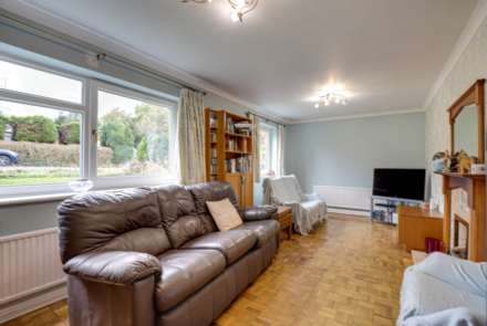 Graveney Drive, Caversham Heights, Image 3