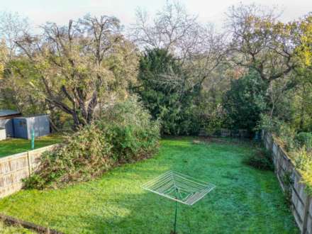 Graveney Drive, Caversham Heights, Image 5