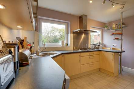 Graveney Drive, Caversham Heights, Image 6