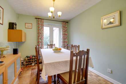 Graveney Drive, Caversham Heights, Image 7