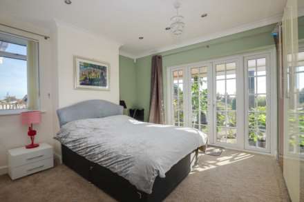 Henley Road, Caversham, Reading, Image 11