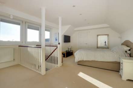 Henley Road, Caversham, Reading, Image 13