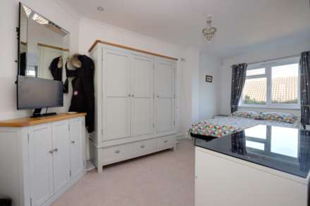 Henley Road, Caversham, Reading, Image 15