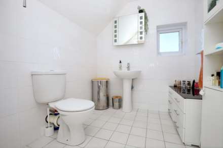 Henley Road, Caversham, Reading, Image 18