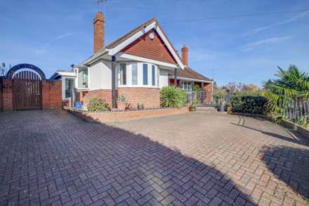 Henley Road, Caversham, Reading, Image 19