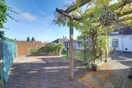 Henley Road, Caversham, Reading, Image 22