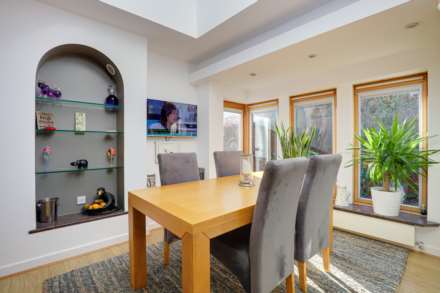 Henley Road, Caversham, Reading, Image 6