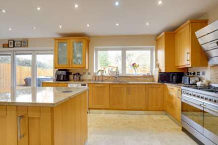 Fernbrook Road, Caversham Heights, Image 17