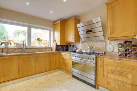 Fernbrook Road, Caversham Heights, Image 18