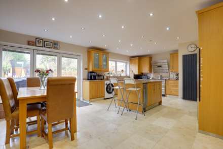 Fernbrook Road, Caversham Heights, Image 19