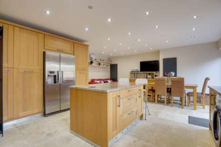 Fernbrook Road, Caversham Heights, Image 3