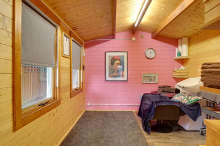 Fernbrook Road, Caversham Heights, Image 32