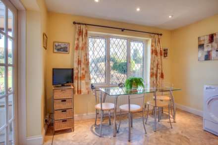 Upper Warren Avenue, Caversham Heights, Reading, Image 13