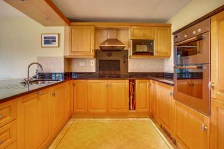 Upper Warren Avenue, Caversham Heights, Reading, Image 14