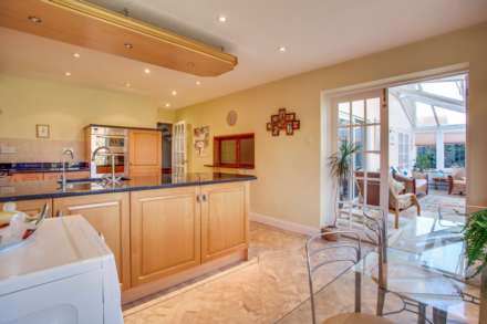Upper Warren Avenue, Caversham Heights, Reading, Image 15