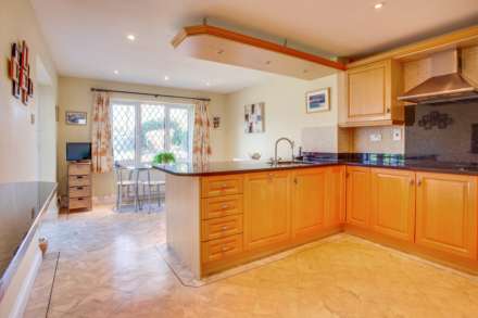 Upper Warren Avenue, Caversham Heights, Reading, Image 4