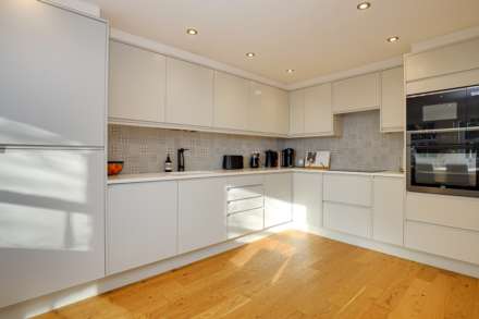 Eastcliff, The Warren, Reading, Image 7