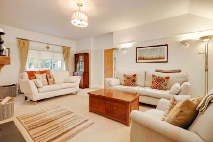 Clifton Park Road, Caversham, Image 3