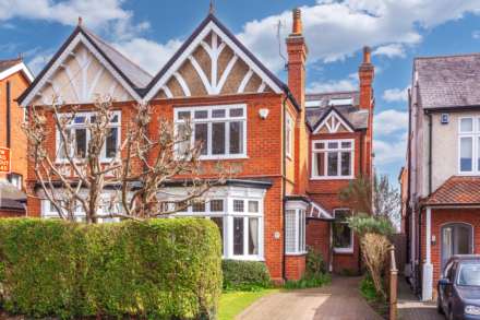 6 Bedroom Semi-Detached, The Mount, Caversham