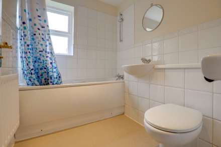 Aberaman, Emmer Green, Reading, Image 14