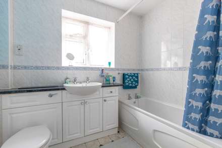 Wincroft Road, Caversham Heights, Image 16