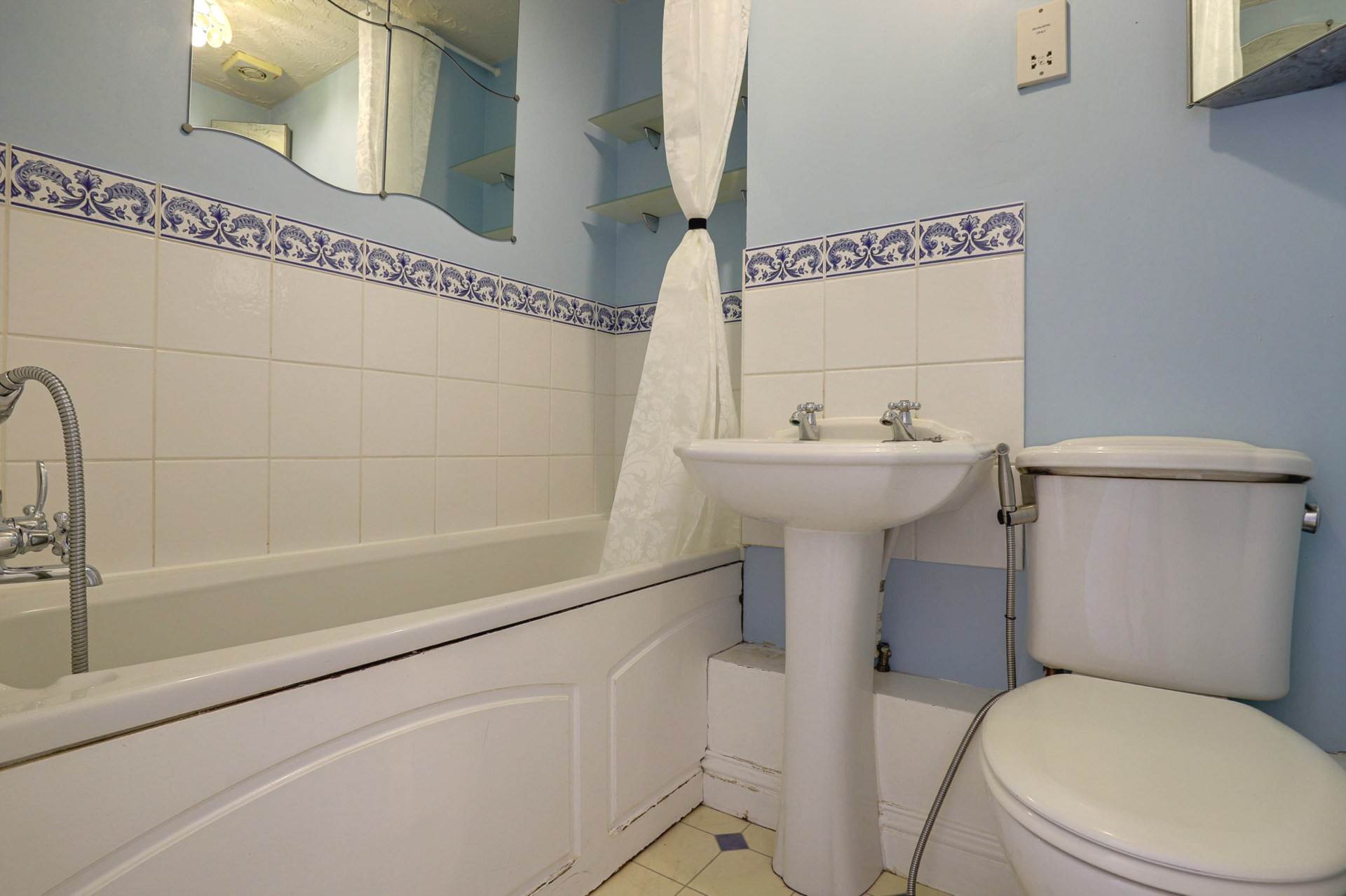 Dickens Close, Caversham, Image 10