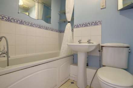 Dickens Close, Caversham, Image 10