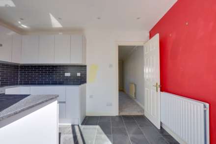 Dickens Close, Caversham, Image 11