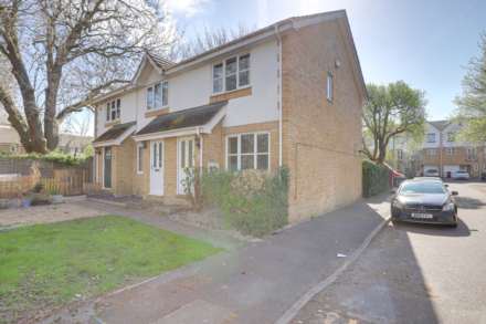 Dickens Close, Caversham, Image 2