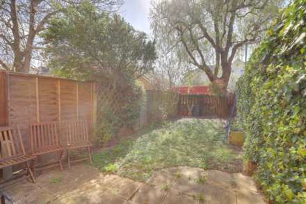 Dickens Close, Caversham, Image 6