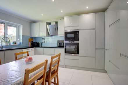 Woodcote Road, Caversham Heights, Image 11