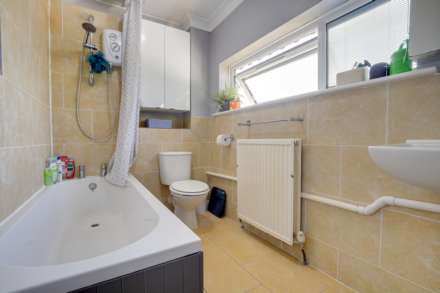 Woodcote Road, Caversham Heights, Image 21