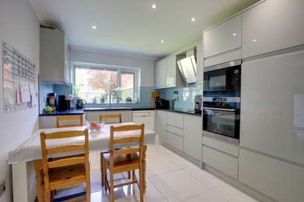 Woodcote Road, Caversham Heights, Image 3