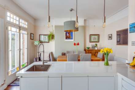 Kidmore Road, Caversham Heights, Image 21