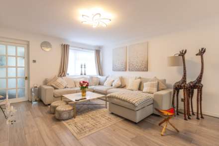 Ibstone Avenue, Caversham Park Village, Image 13