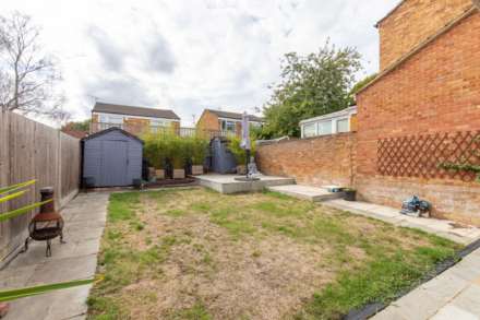 Ibstone Avenue, Caversham Park Village, Image 9