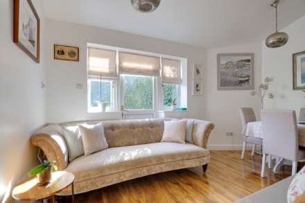 Onslow Gardens, Caversham, Image 11