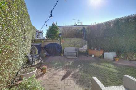 Onslow Gardens, Caversham, Image 15