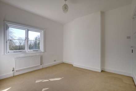 The Warren, Reading, Image 16