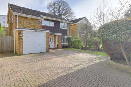 4 Bedroom Detached, Rotherfield Way, Emmer Green