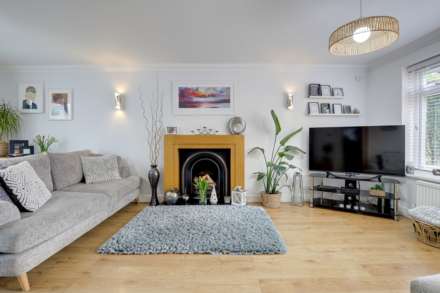 Rotherfield Way, Emmer Green, Image 15
