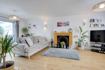 Rotherfield Way, Emmer Green, Image 6