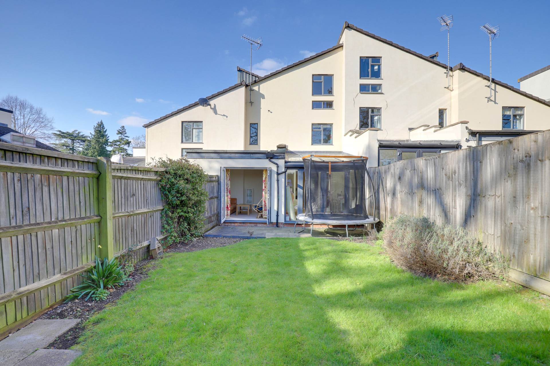 Field View, Caversham, Image 5